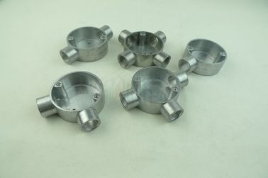 TOPELE 20mm / 25mm BS4568 / BS31 Elektryczny dwukierunkowy skrzynia łącznikowa o kącie okrągłym z aluminium, łączniki przewodów elektrycznych