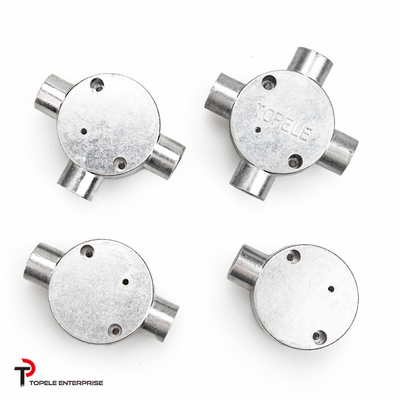 TOPELE 25MM Gorąco zanurzona galwanizowana aluminiowa skrzynia łącznikowa / skrzynia przewodów metalowych z normami BS4568/